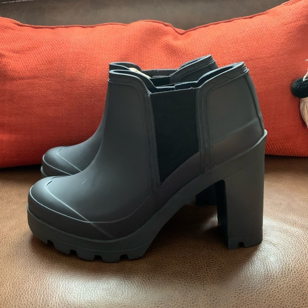 Hunter block boots size 9 gray